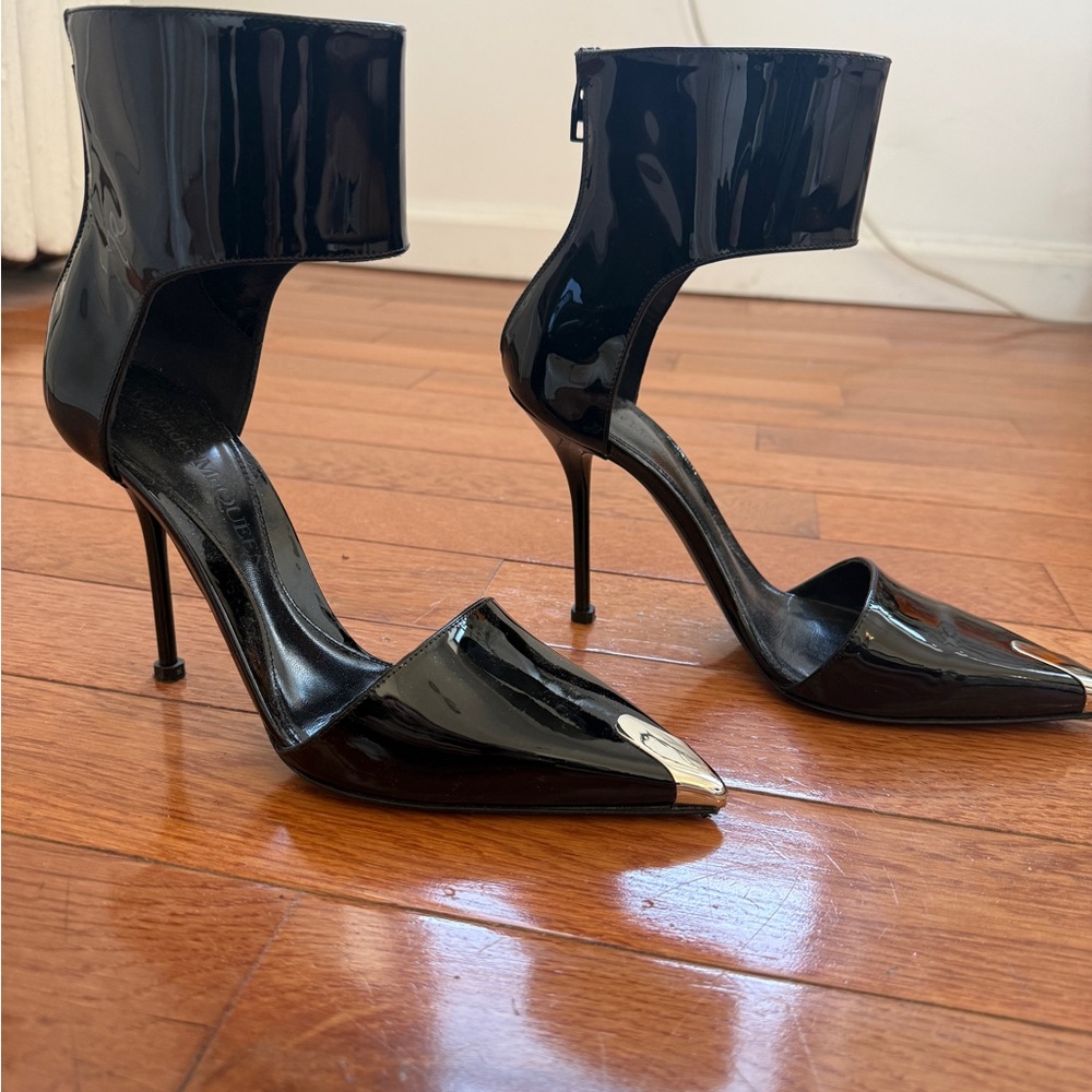 Black Patent Pointed Toe Ankle-Cuff Stiletto Heels - Alexander McQueen
